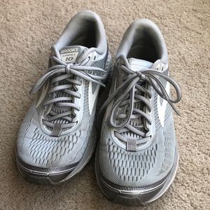 Women’s Brooks Running Shoes. Ghost 10.